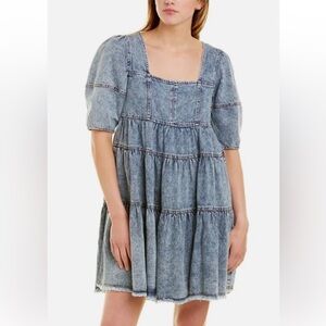 Lilly’s Kloset Denim tiered Mini Dress Side Pockets Size Large. K-20